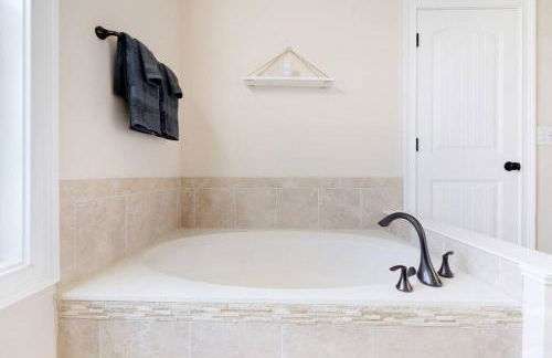 Spacious Family Getaway ~ Fire Pit~ Private Office - Foto 43