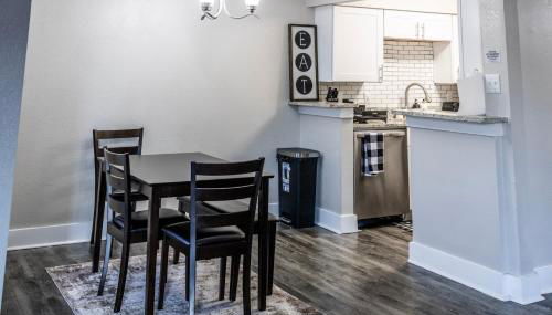 Walk to AT&T Stadium , Globelife from Cozy 2bd/ba Apartment - Photo 5