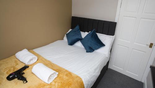 The Avenue-3 bed sleeps 6 great for contractors - Foto 2, towels