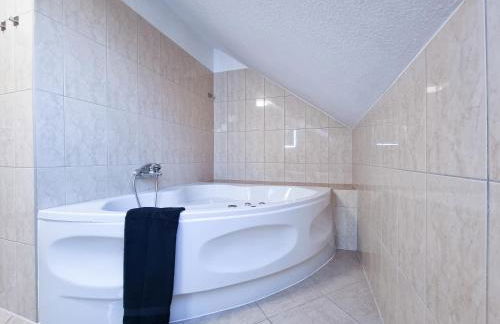 Alpha Apartments - Photo 23