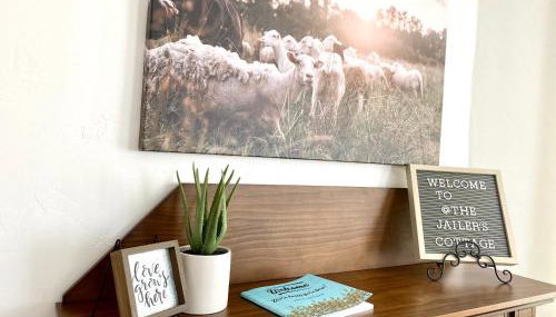 The Jailer's Cottage * Entire Home * Sleeps 12 - Foto 2