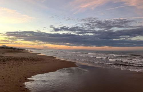 Cómodo chalet en la playa con gran patio exterior cerca del MET Y Campo de Golf - Photo 55