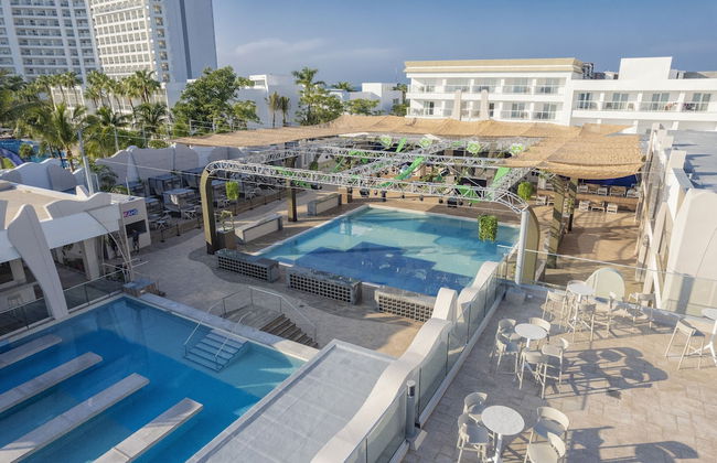 Hotel Riu Caribe - All Inclusive - Photo 26