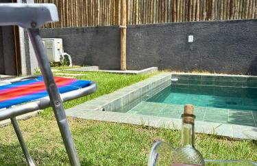 MHV Milagres - Studio Guadalupe 05, quarto e sala privativo a poucos metros da Praia do Marceneiro - Foto 9