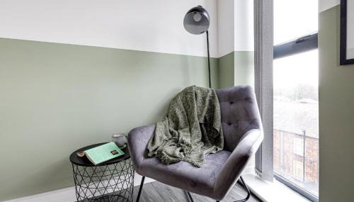 Stunning 2 bed apt with free parking close to CC - Foto 5