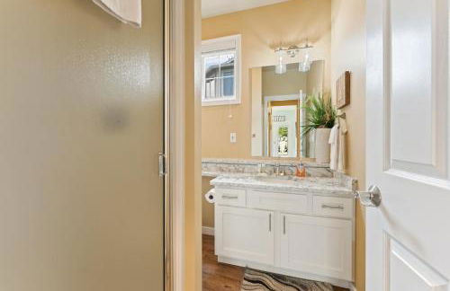 Beaches and Breezes on Wapato - 4 Bed 4 Bath Vacation home in Wapato Point - Foto 28