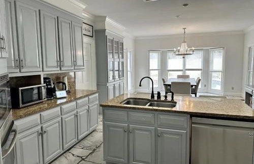 Peachtree Corners Dream Home - Foto 14