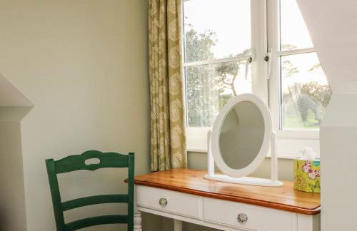 South Lodge - Photo 19