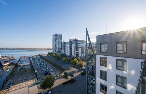 1BR River Retreat - Sleeps 4 - Parking - Foto 27