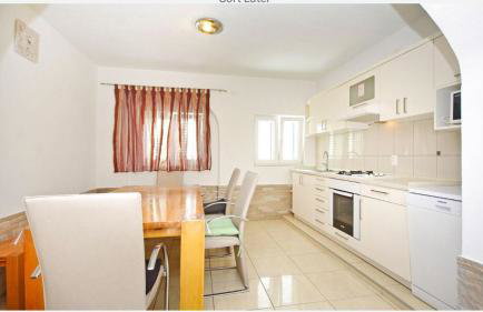 Vila Nova with private heating pool and jacuzzi - Foto 14