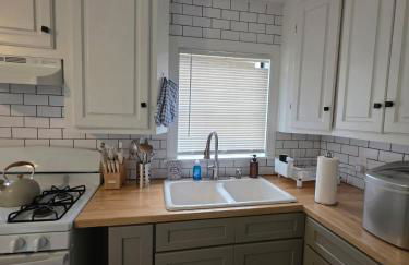 Close-to-Everything Midtown Cottage - Foto 48