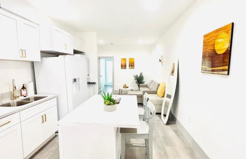 Newly Built Stylish Modern 2B In LA - Foto 67