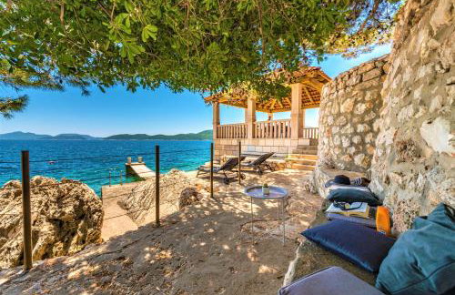 Villa Ragusea With a Private Beach - Photo 29