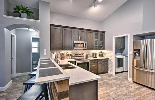 Luxury Retreat with 2 Master Suites Pool & Hot Tub BBQ Pool Table 2 Miles Disney - Foto 59