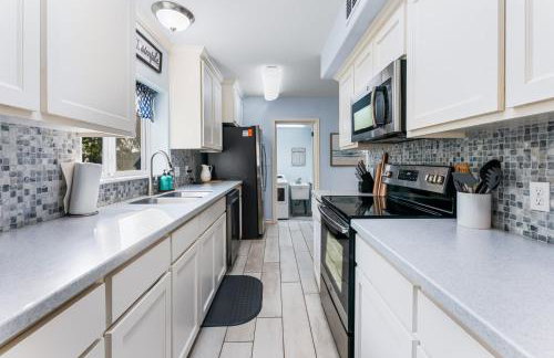 Waterfront Pool Hot Tub Private Pier Guest Bungalow - Foto 10