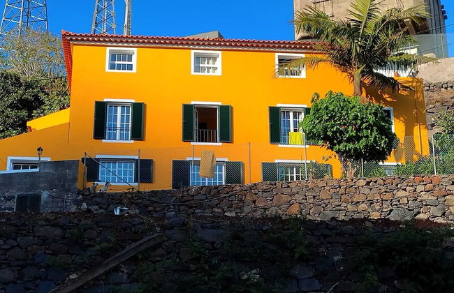 Charming 3-bed Apartment With sea & Mountain View - Foto 1