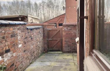 Ideal 3 bed pay-as-you-stay home in Wigan sleeps 6 - Foto 24