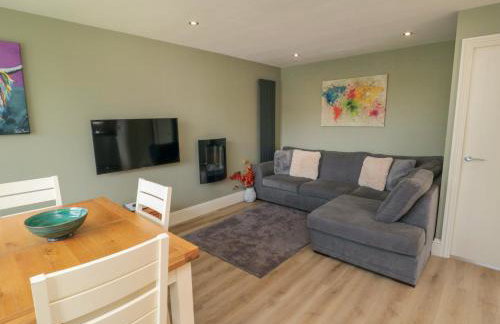 6 Fairfax Close - Photo 2