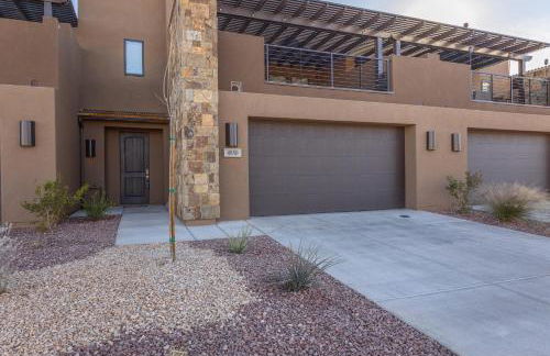 Poolside Plunge - Foto 38