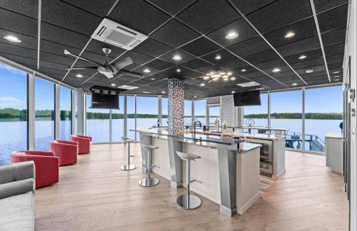 The Glass Mansion w/Optional Boat Rental - Foto 24