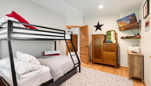 Cozy Pine Cabin Pool Access - Foto 5