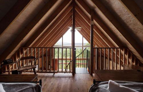 Stunning Mountain Views w Deck & Grill on 5 Acres! - Foto 30