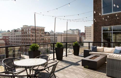 The Penthouse- Heart of OTR w/Rooftop Terrace - Foto 7