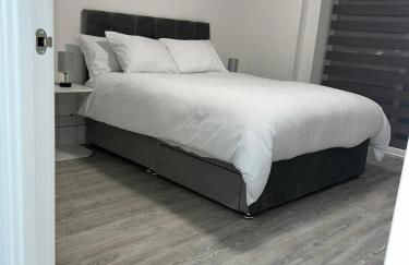 Serenity Waterfront 2 Bed Apartment - Foto 39