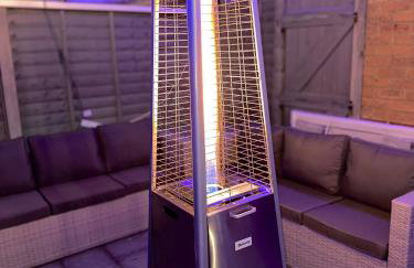 Luxxe House with Hot tub and Pool table - Photo 25