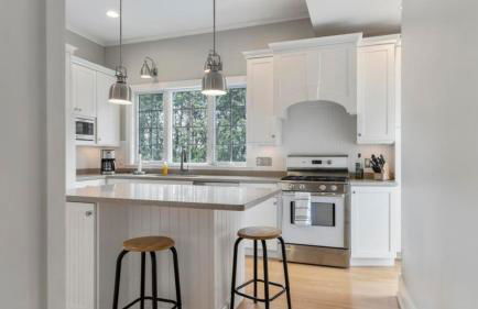 Experience comfort at Andrea Bluff Cottage, a 3-bedroom home in Harbor Springs. - Foto 22