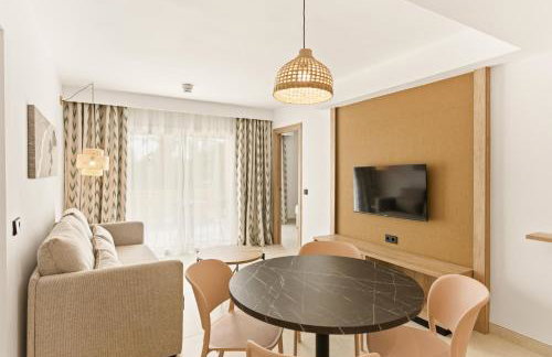 Aquasol Aparthotel - Photo 86