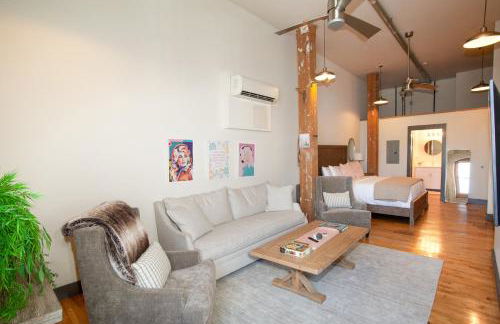 Dollys Downtown Loft Knoxville - Photo 10