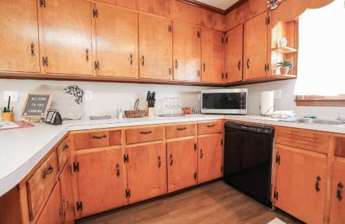 Spacious Home with Waterfront View-Welcome Pets - Foto 26