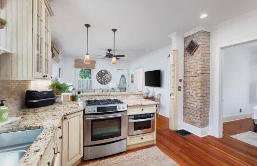 Charming Geneva Cottage Walk 4 Blks to Downtown - Foto 16