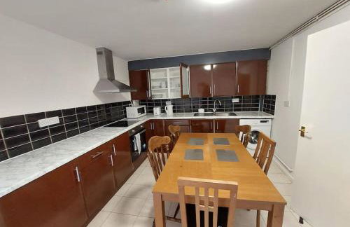 5 Bedroom House in Romford - Foto 13