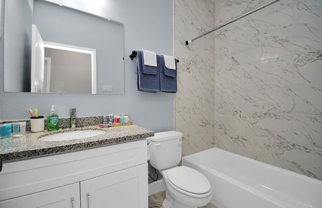 Cozy Retreat Near NRG Stadium, Free parking, Wi Fi - Foto 74