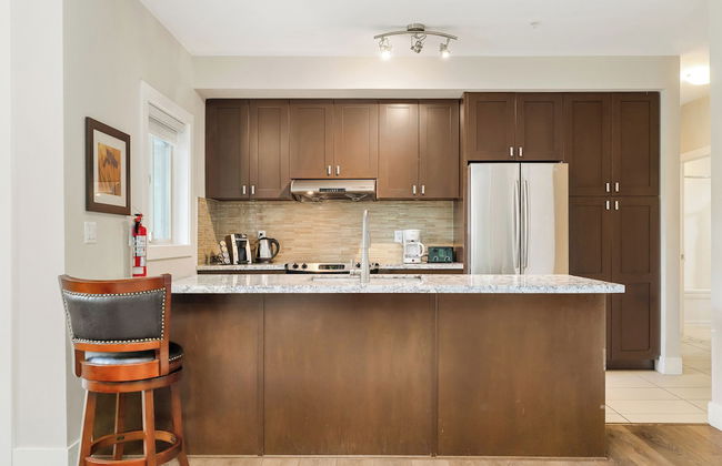 Opulent Oasis Exquisite 2Bedroom Retreat - Photo 9