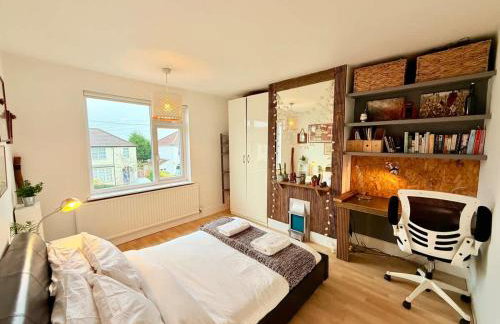 Redland's Fun & Colourful Artistic House - Foto 24