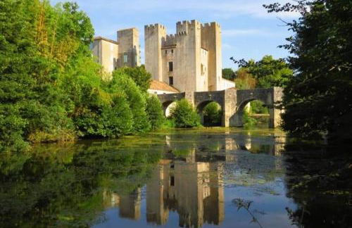 Joli gîte indépendant 2 à 4 personnes, au calme, serviettes & draps fournis, wifi, climatisation, parking gratuit - Foto 19