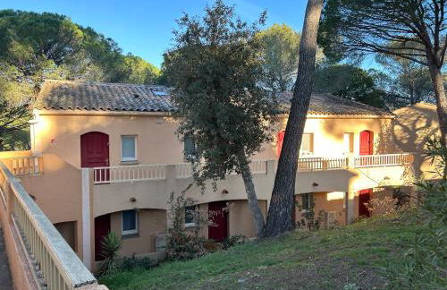 Domaine Valescure vue Piscine ou Pinede - Wifi - Foto 7