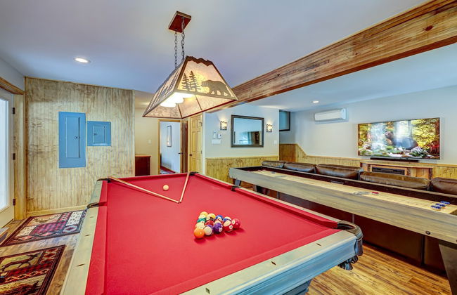 Over the Top Lodge by Avantstay Hot Tub, Shared Pool, Beach/lake Access - Foto 29