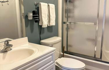 No Putts Given. Cozy home on Par 4, free Golf Cart and Pool access - Photo 21