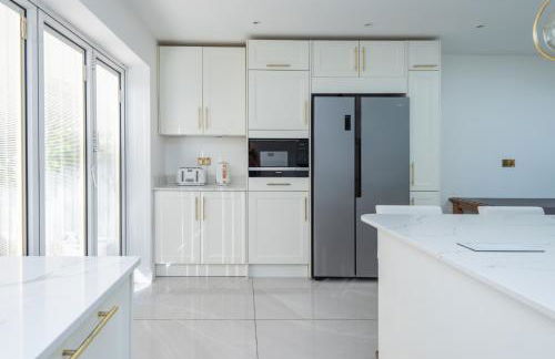 Spacious 4BR Home Garden & Office Space - Foto 3