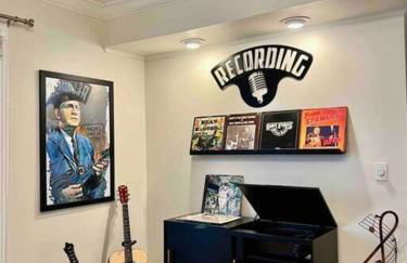 Blue Moon Cottage - Music Room, Inground Pool - Foto 20