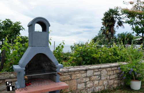 Charming stone cottage by the sea - Foto 47