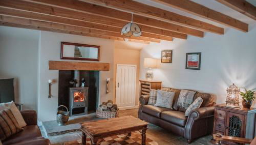 Gatecroft House - Photo 2