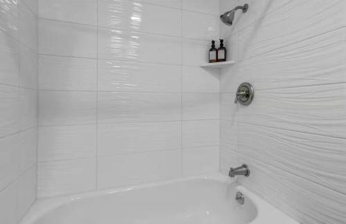 Stylish Retreat, Large Pool! Pet & Family Friendly - Foto 21