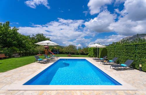 VILLA ROKO with 4 bedrooms, 32sqm heated pool - Photo 7