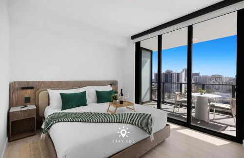 Chic 2BR Apartment Gym & Balcony Views - Foto 14