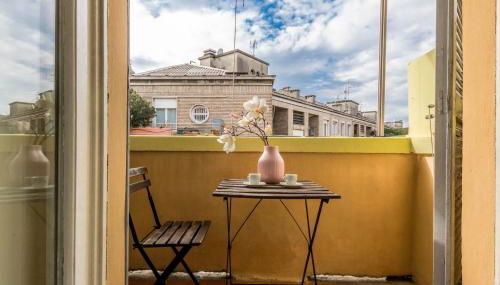 JOIVY Lovely Studio for 2 with Balcony near Duomo - Foto 2